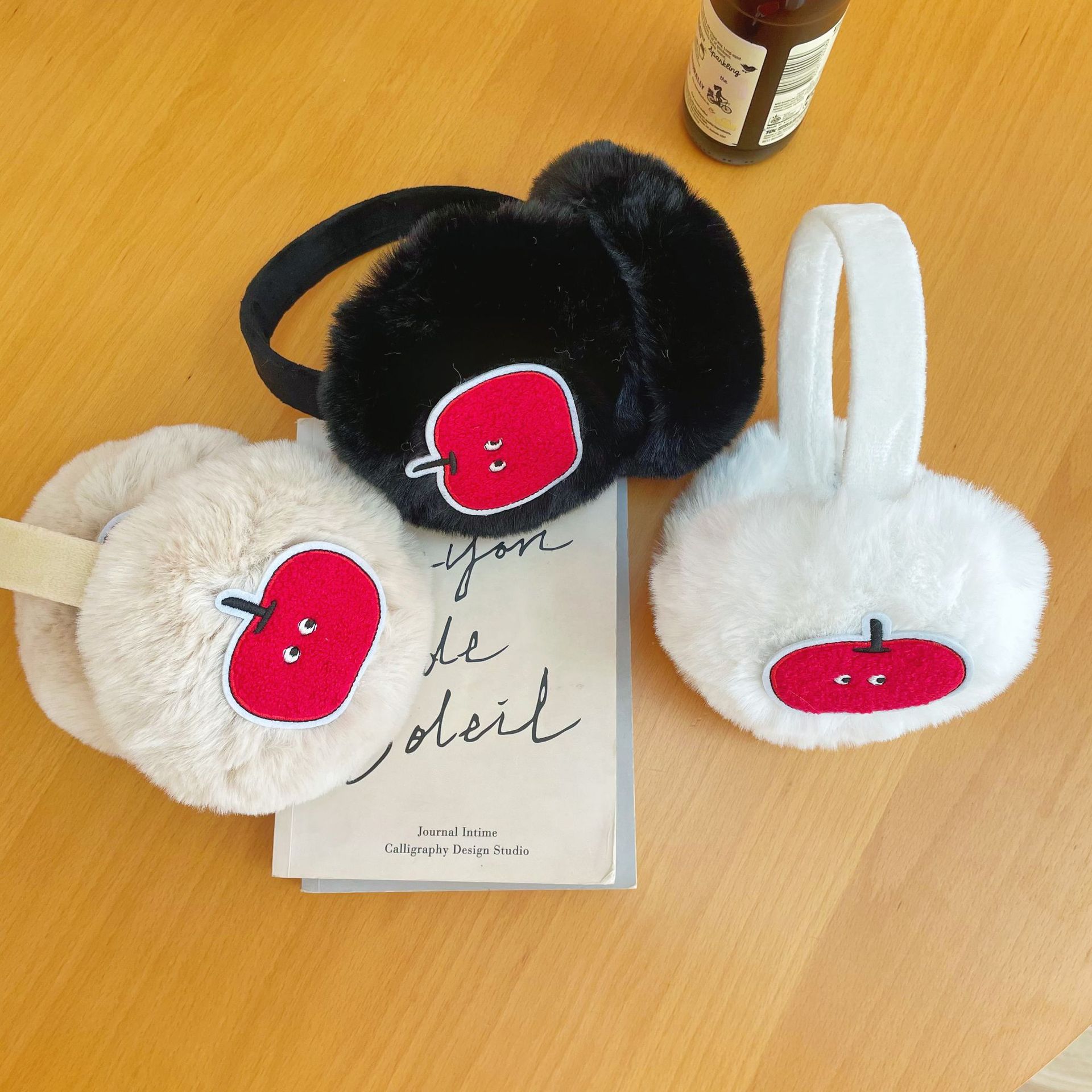 Winter Clothing Earmuffs - Anjj 새로운 Apple 귀마개 절묘한 패션